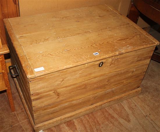 Pine blanket box